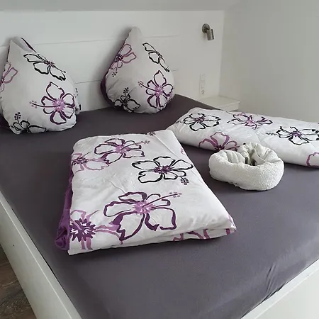 Holiday home Vanessa Fuer 8 Personen *